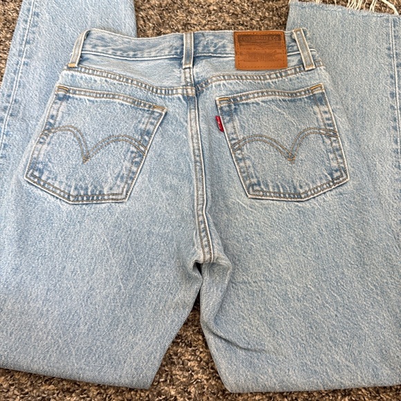 Levi’s Wedgie Jeans - Picture 9 of 9